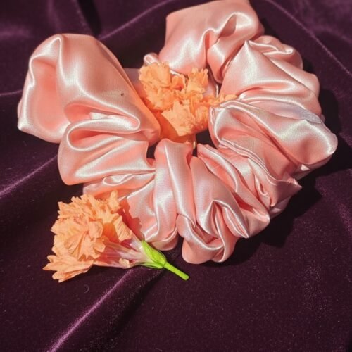 Sckurlchie en satin fait main